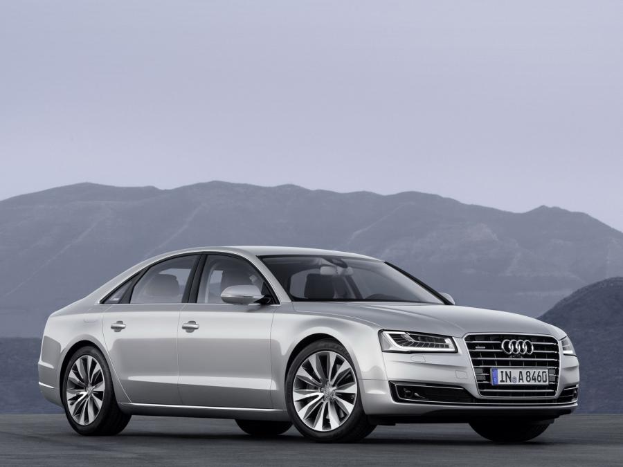  Audi A8 TFSI Quattro (D4) 2013 года  (WW) (фото 8 из 10)